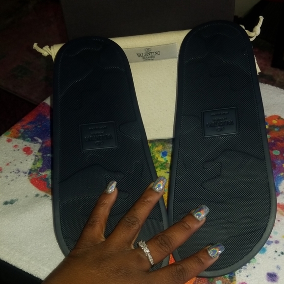 Valentino Slides - Picture 6 of 7